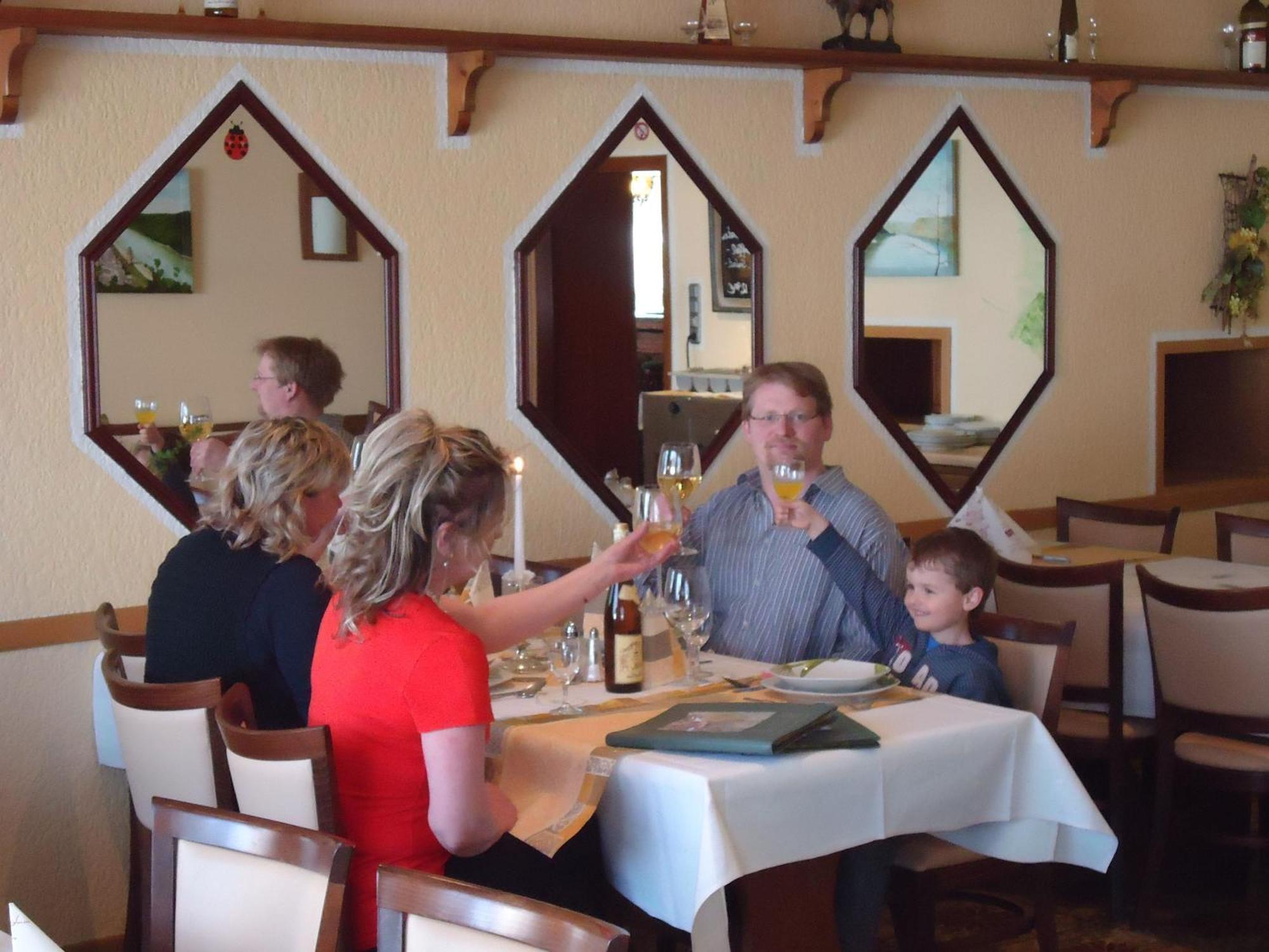 Hotel & Restaurant Beckmanns Winzerhaus Urbar  외부 사진